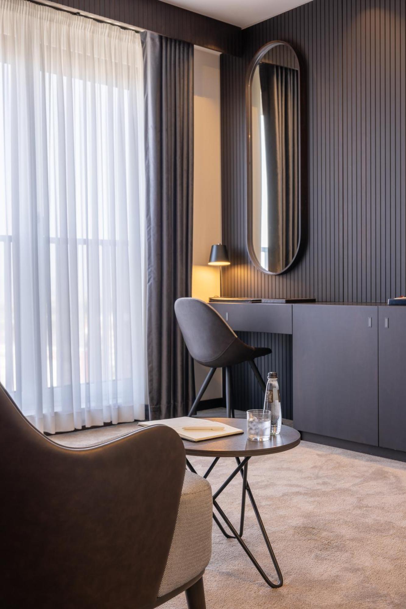 Derand Hotel Prishtinë Ngoại thất bức ảnh