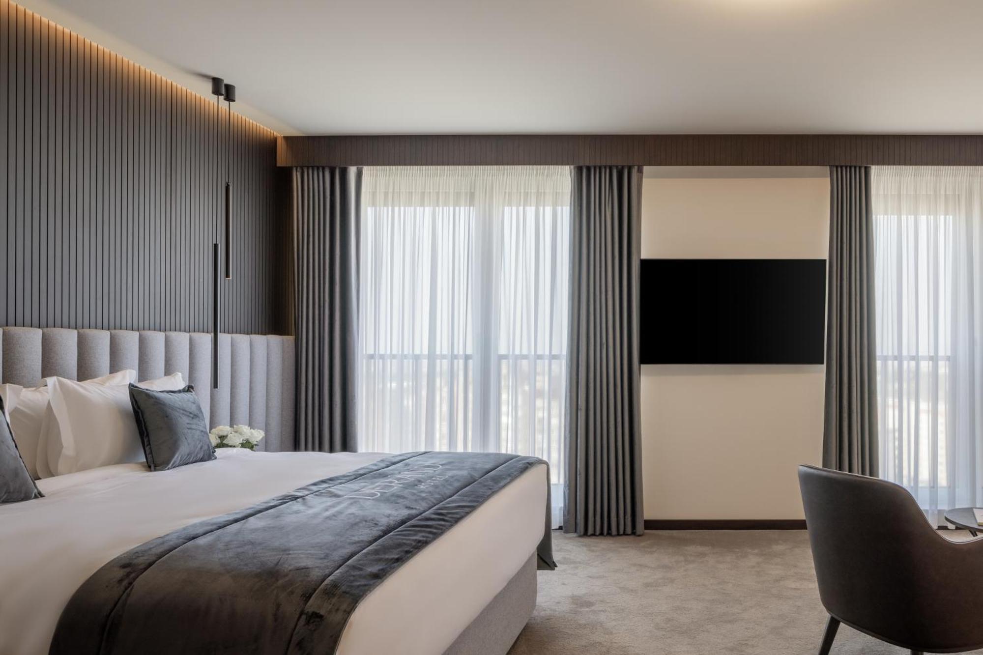 Derand Hotel Prishtinë Ngoại thất bức ảnh