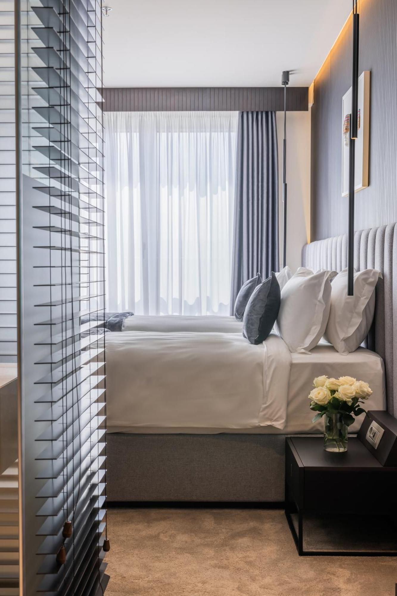 Derand Hotel Prishtinë Ngoại thất bức ảnh