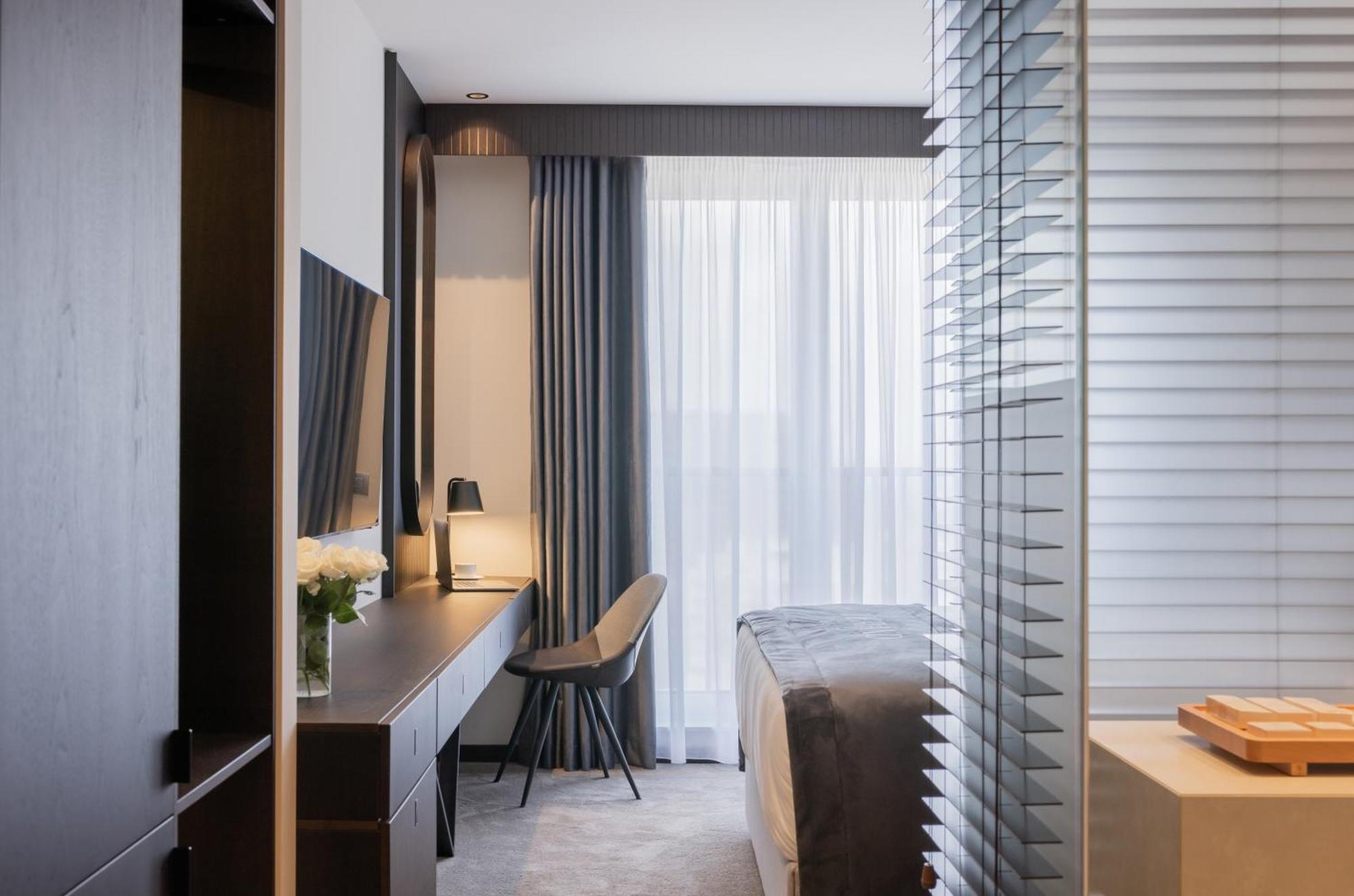 Derand Hotel Prishtinë Ngoại thất bức ảnh